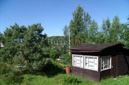 Участок с домиком в окружении озер Выборг