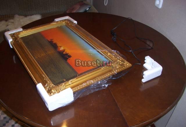 Красивая картина в дорого смотрящейся раме Москва