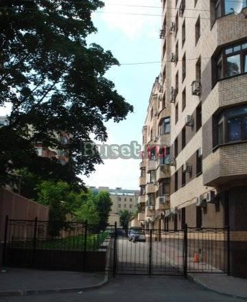 Продается 4-х ком.кв. ул. Малая Полянка Москва