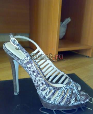 Красивые кожанные туфли на высоком каблуке Уфа