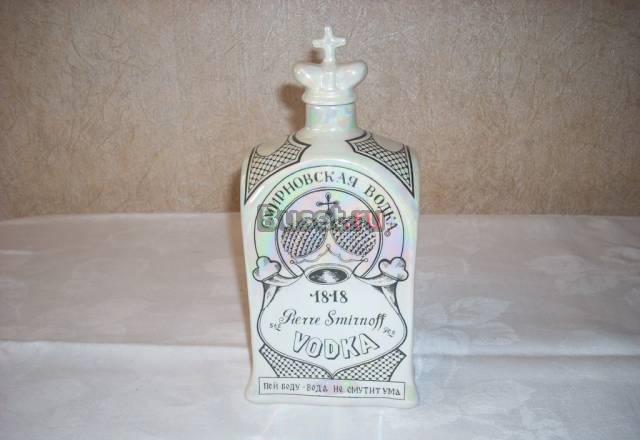 Фарфоровый штоф "Смирновская водка" Москва