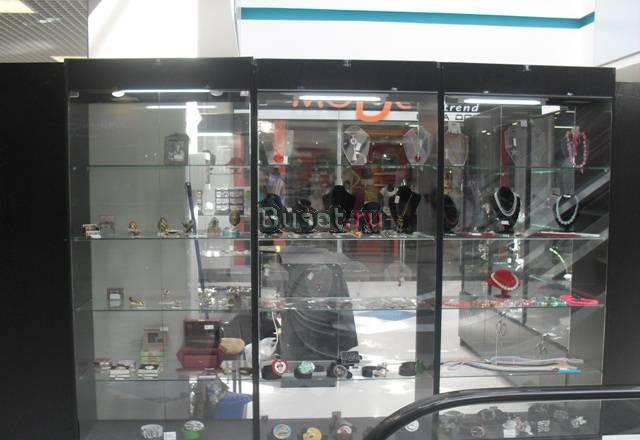 Витрина стеклянная, оборудование для бижутерии Москва