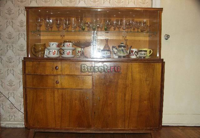 Отдам мебель шкаф, сервант, кровать и тумбочку Москва