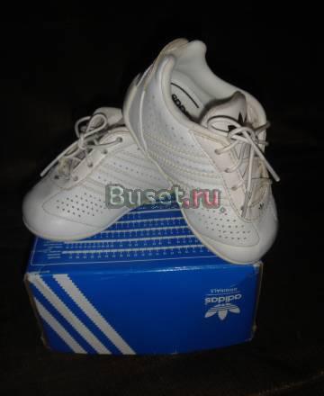 1200р/Adidas 19р.белые.торг Санкт-Петербург