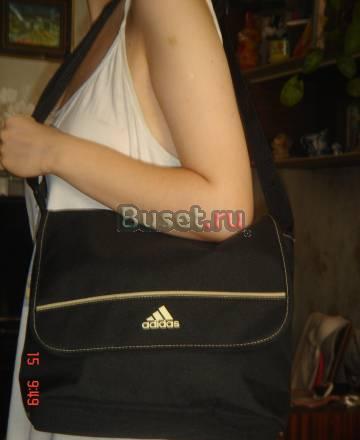 Новая сумка фирмы adidas очень вместительная Москва