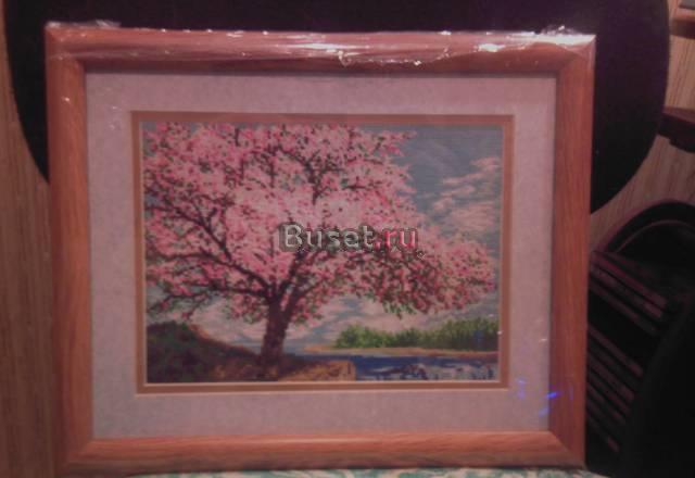 Вышитая картина "Цветущее дерево" Москва