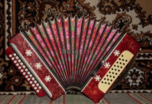 Гармонь кировская "Восток" Москва