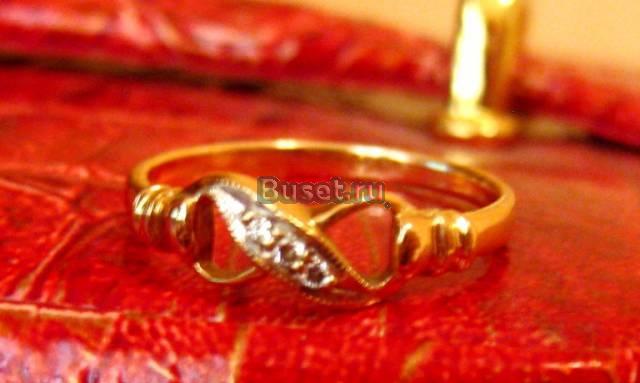 Кольцо с тремя брильянтикам Санкт-Петербург