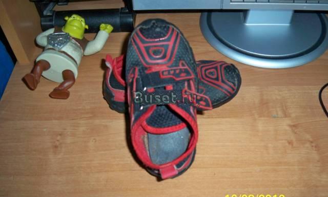 Продаю кросовки unltd Две пары 250р. 24 размер Москва