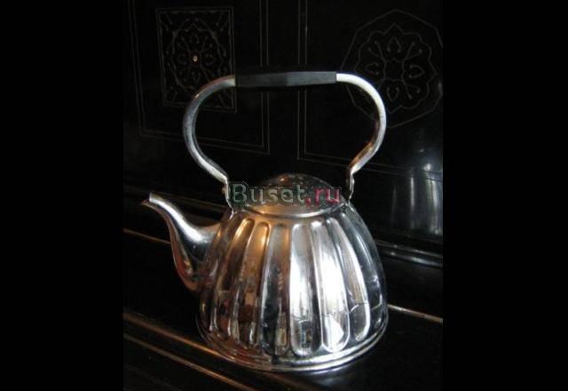 Чайник времен СССР. Металлический Москва