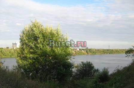 Дом на берегу реки Волхов