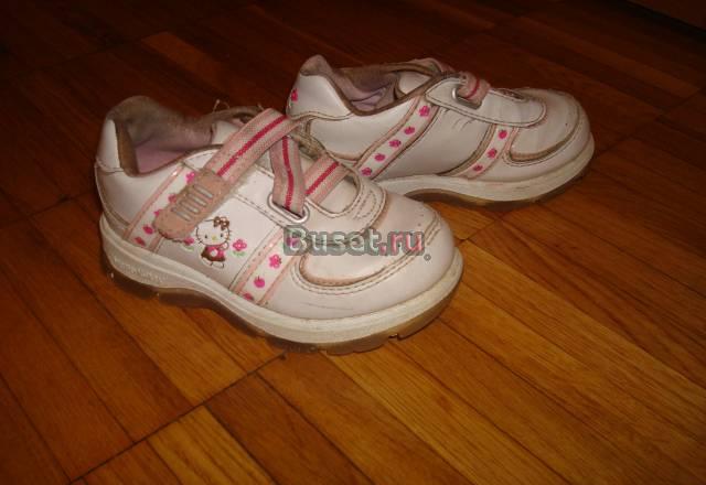 Кроссовки фирмы Hello Kitty, б/у Москва