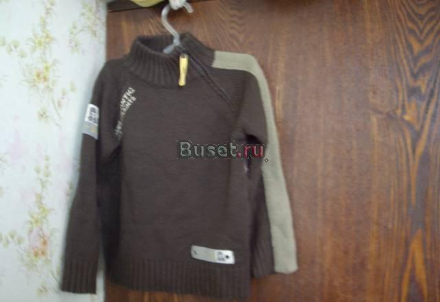 Свитер с удачным горлом(очень удобно одевать) Санкт-Петербург