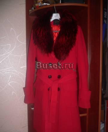 Осеннее пальто с огромным воротноком.Новое Москва
