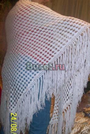 Белая шаль с бахромой (шерст) за Санкт-Петербург