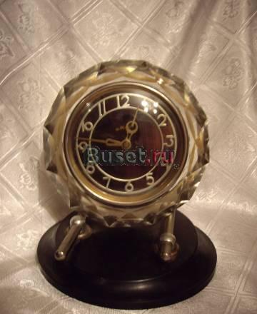 Часы настольные в хрустале Санкт-Петербург