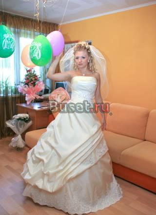 Очаровательное свадебное платье Волгоград