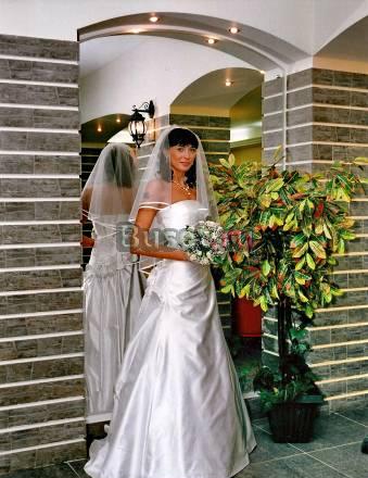 Свадебное платье из атласа Москва