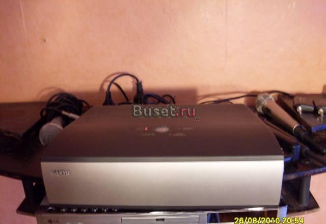 Проектор sanyo PLV-Z1 и экран вместе Санкт-Петербург