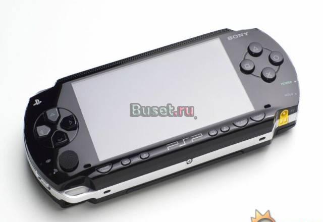 Sony Psp Fat прошитая,карта 8гб с играми Москва