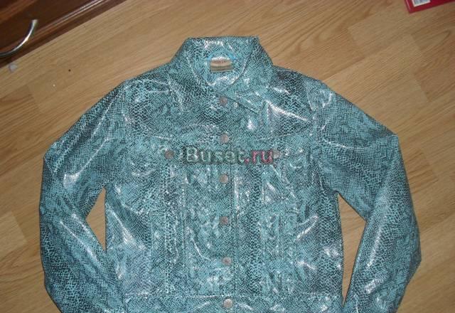 Лаковая куртка для девочки Москва