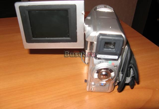 Продам видеокамеру JVC Москва