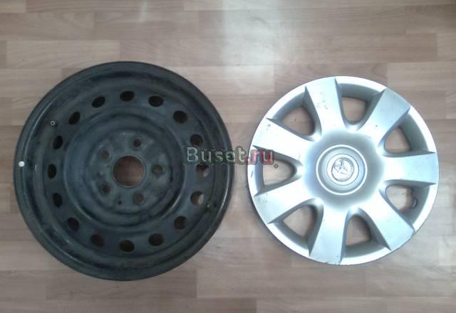 Продам  R15 с колпаками на Toyota Ipsum -2000р Москва