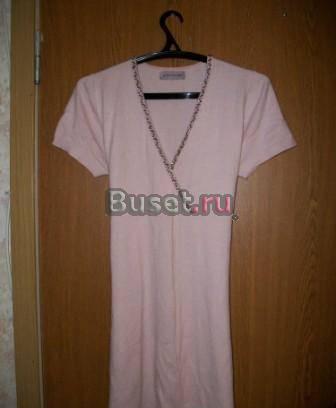 Недорого трикотажное платье с декольте разм 42-46 Москва
