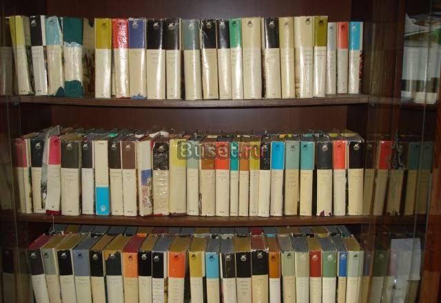 Всемирная  литература  из 3-х  серий и еще другие Санкт-Петербург