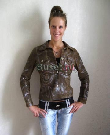 Кожаная куртка, футболка, юбки, босоножки Санкт-Петербург