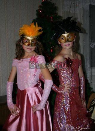 Продаются два красивых платья на рост 140-146см Санкт-Петербург