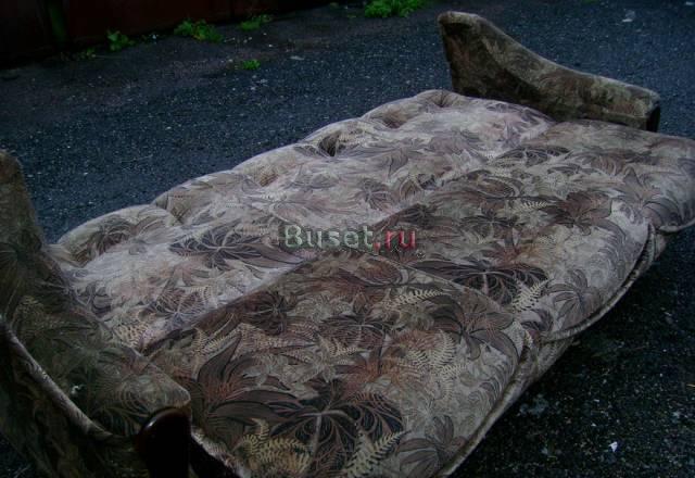 Диван-книжа,флок,пружинный бло,отличное  состояние Санкт-Петербург