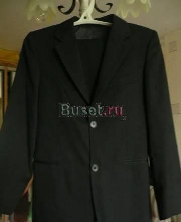 Продаю классический костюм на мальчика Санкт-Петербург