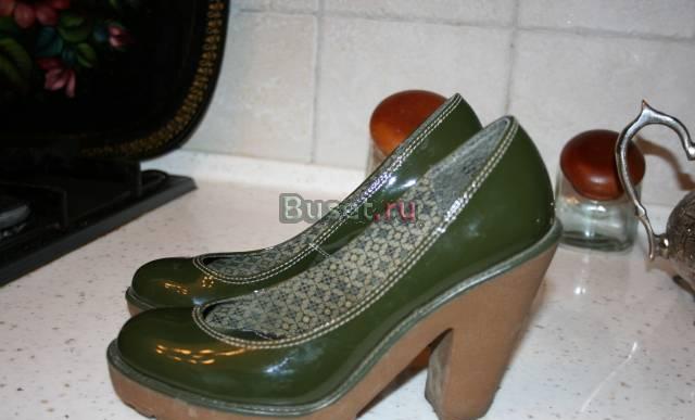 Лаковые туфли на резиновой танкетке 36 Москва