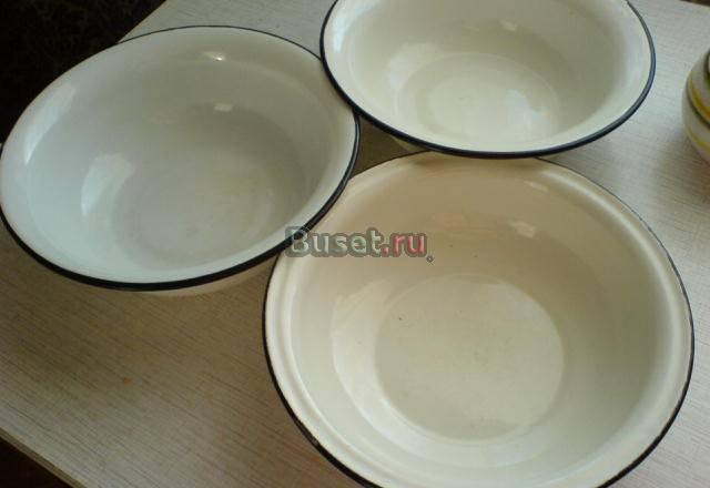 Миски эмаль диам 25см - новые Москва