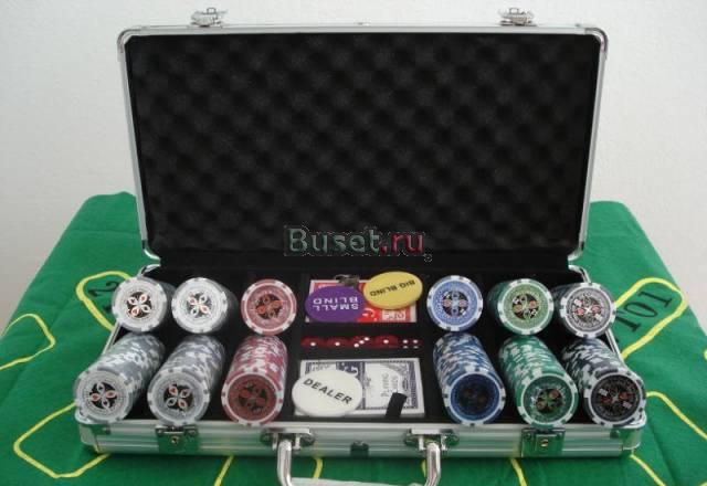 Набор для игры в покер 300 фишек номинал + полотно Санкт-Петербург