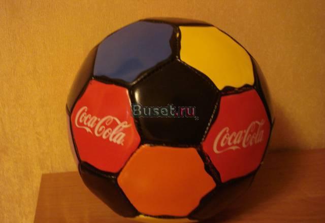 Комплект одежды и футбольный мяч Coca Cola Москва