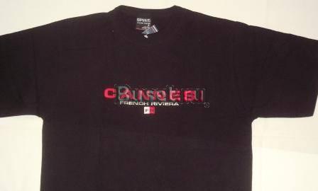 Футболка  р L  новая привезена из Франции Москва