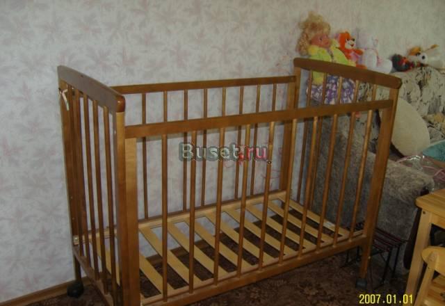 Продам кроватку  на колесиках Люберцы