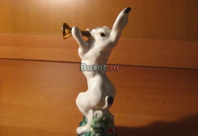 Фарфоровая статуэтка Заяц играющий на дудке, лфз Санкт-Петербург