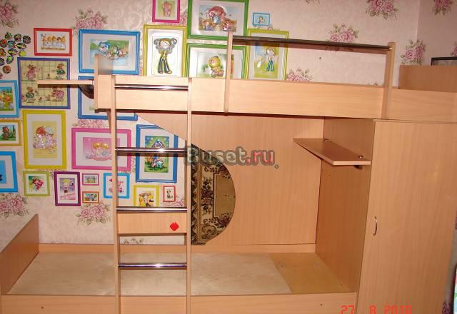 Кровать двухярусная с выдвижным ящиком и шкафом Тюмень