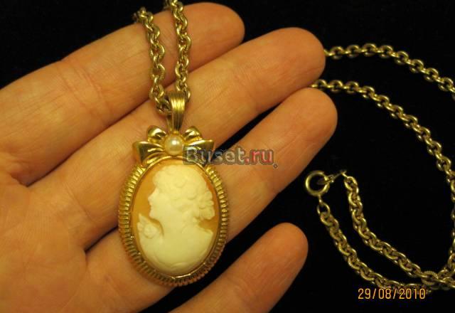 Камея-кулон с цепочкой Москва