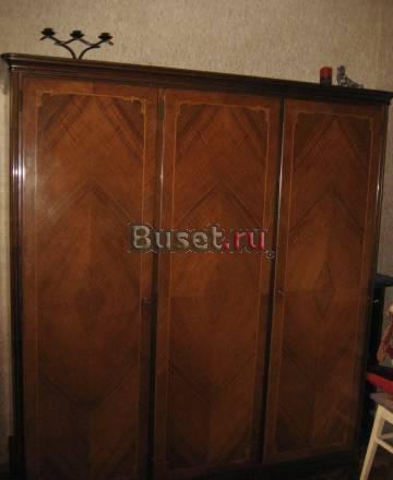 Красивый трехстворчатый шкаф в "летах" Москва