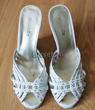 Продаю босоножки белые Санкт-Петербург