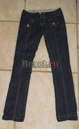 Джинсы обтягивающие,с золотыми пуговицами Санкт-Петербург