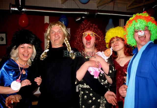 Тамада недорог с музыкой, костюмами и светом Санкт-Петербург