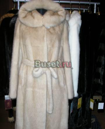 Шуба новая палевая с капюшоном Москва