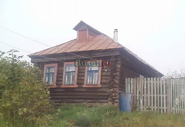 Бревенчатый дом в деревне на берегу реки Клязьма Лакинск