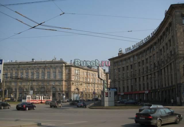 Двухкомнатная квартира с евроремонтом в сталинке Санкт-Петербург