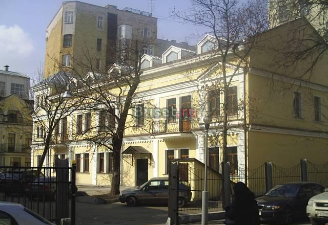 Отдельно стоящий особняк мСмоленская, ул. Арбат,42 Москва